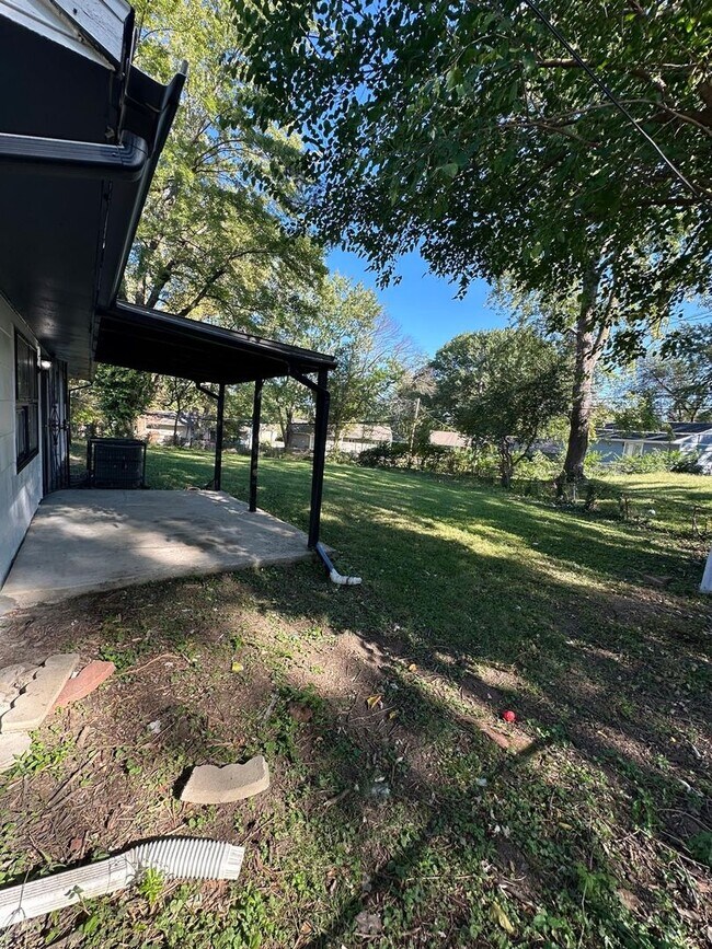 Building Photo - 4 bed 1 bath