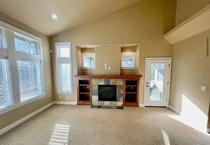 Building Photo - 8557 SE Bristol Park Dr