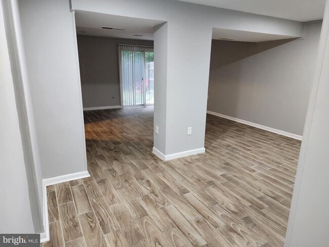 Building Photo - 14477 Village Dr