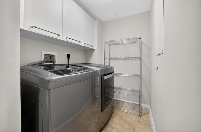Building Photo - 45 Hendricks Isle