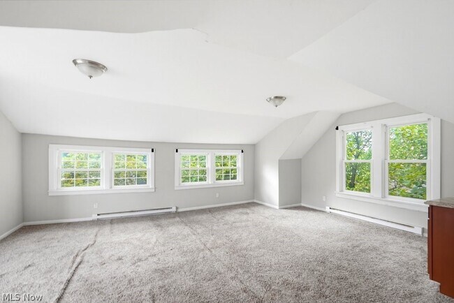 Building Photo - 3423 Beechwood Ave