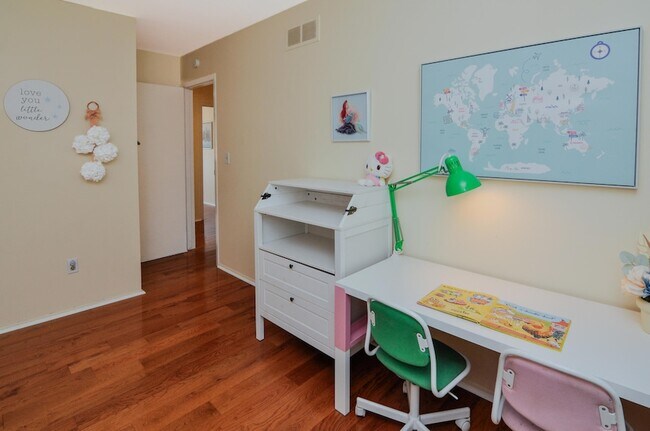 Building Photo - 609 Watersedge Dr