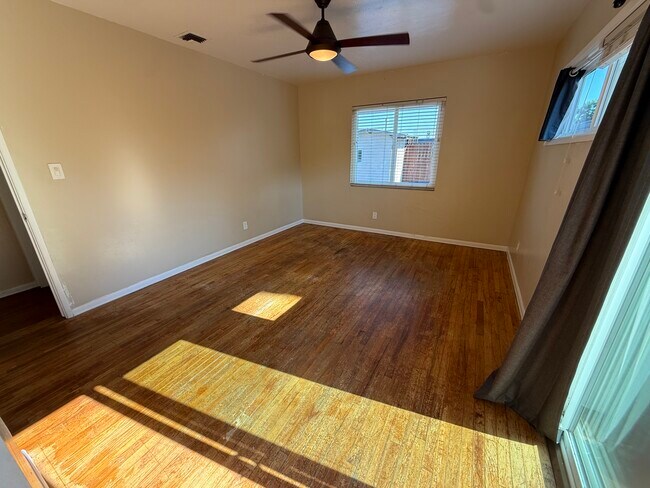 Building Photo - 5430 Mary Lane Dr