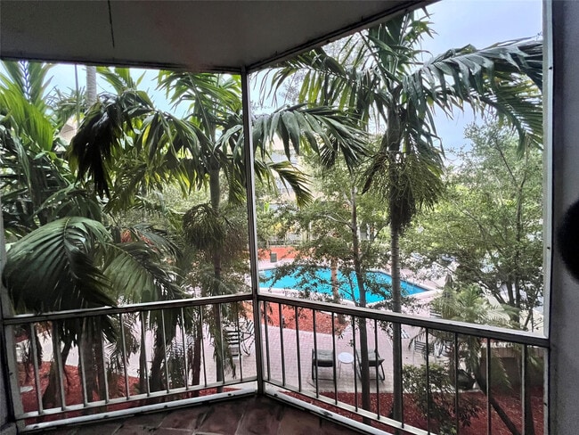 Building Photo - 1201 SE 2nd Ct