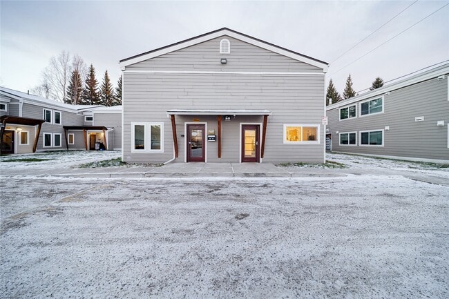 Building Photo - 350 S Santa Claus Ln