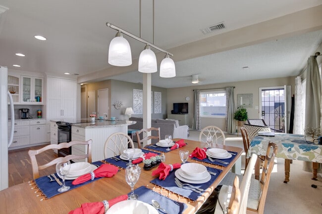 Building Photo - 1146 Seacoast Dr