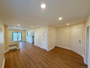Building Photo - 116 Alexander Ave