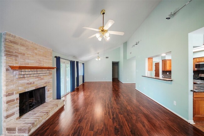 Building Photo - 17206 Park Lodge Dr