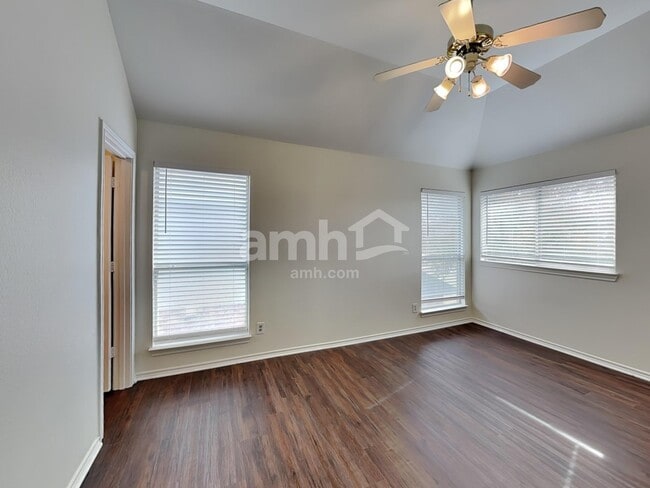 Building Photo - 1204 Buehler Ct