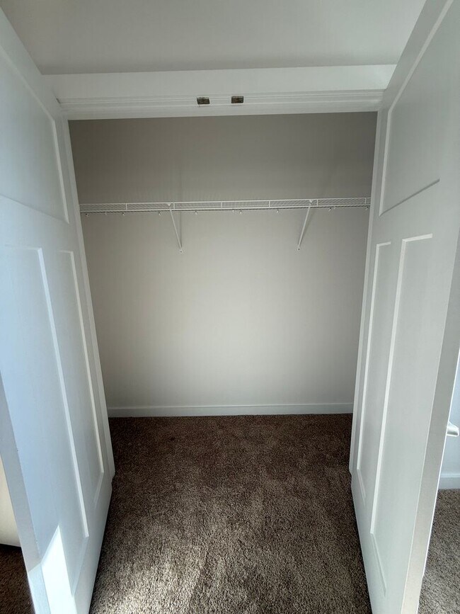 Building Photo - Home Sweet Home