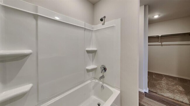 Building Photo - 10009 SW 41st St