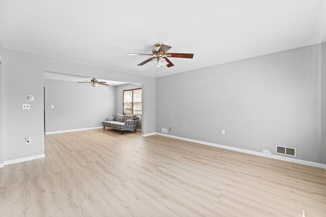 Building Photo - 10 Blanche St