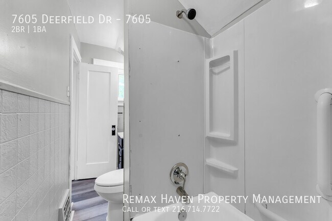 Building Photo - 7605 Deerfield Dr