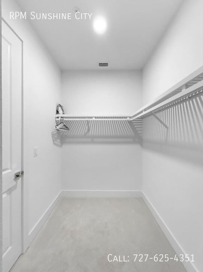 Building Photo - 9922 Rd-Haven