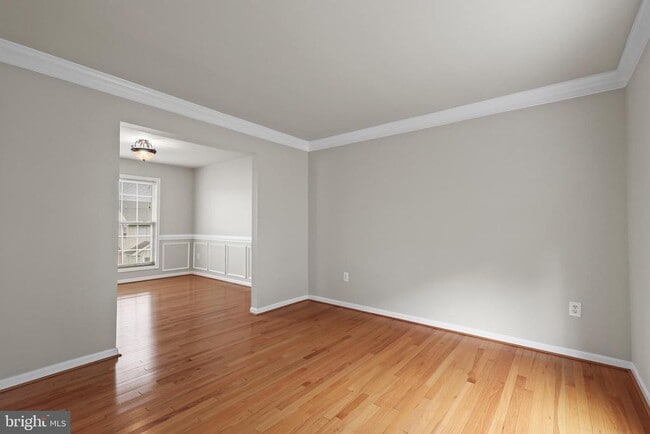 Building Photo - 16 Varone Dr