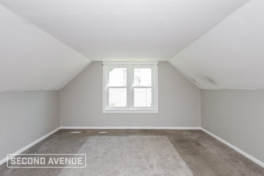 Building Photo - 536 E Epworth Ave