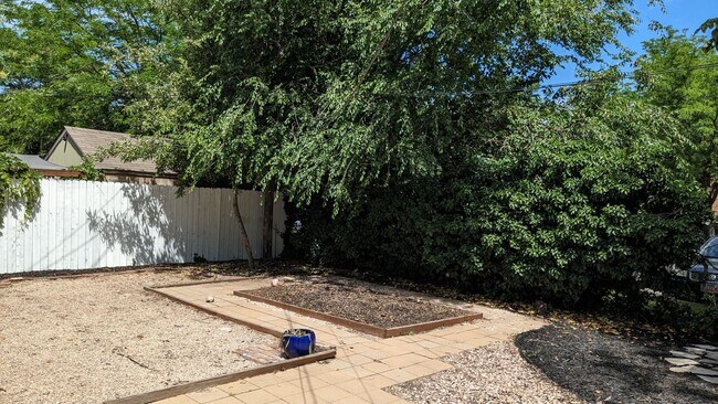 Building Photo - Modern Charm in the Heart of Salt Lake Cit...