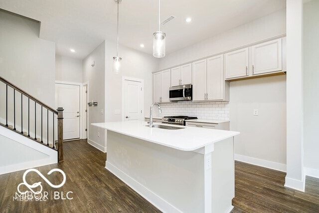 Building Photo - 696 Lagerfield Dr