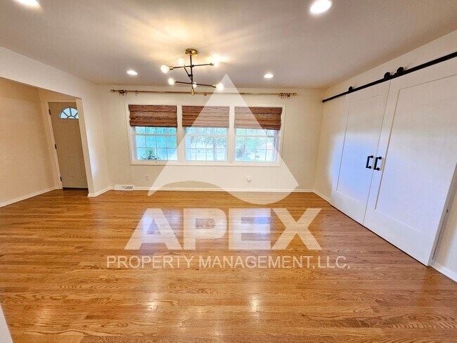 Building Photo - Renovated & Stunning - Single level Brick ...