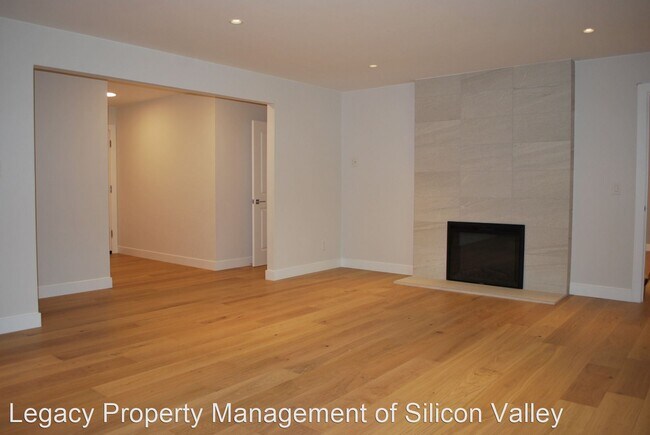 Building Photo - 4 br, 2 bath House - 1367 Bobolink Circle,