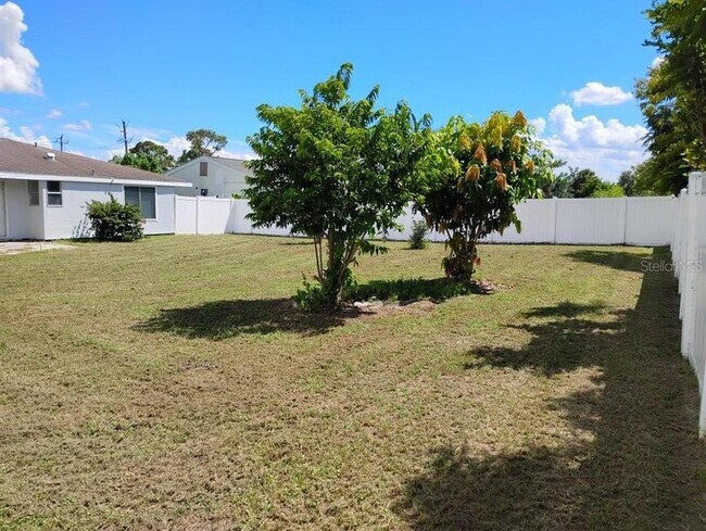 Building Photo - 3055 Pan American Blvd