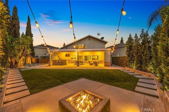 Building Photo - 1320 N Van Gogh Cir