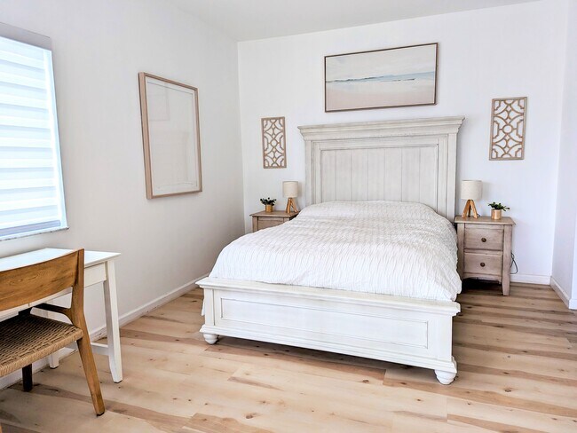 Building Photo - 23061 Aqua Vw