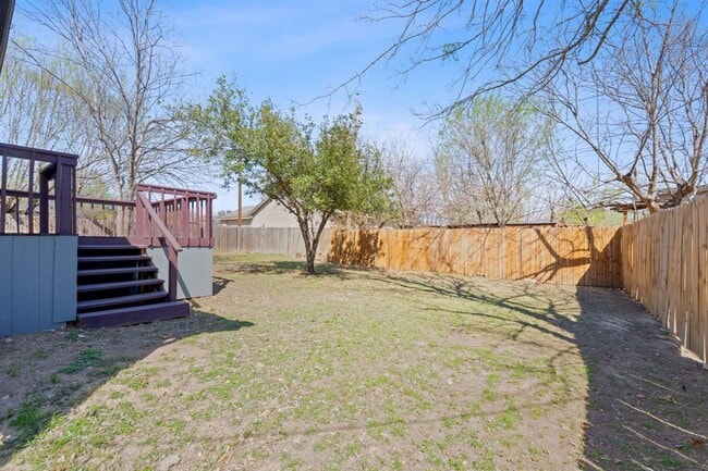 Building Photo - 1002 Parkside Cir