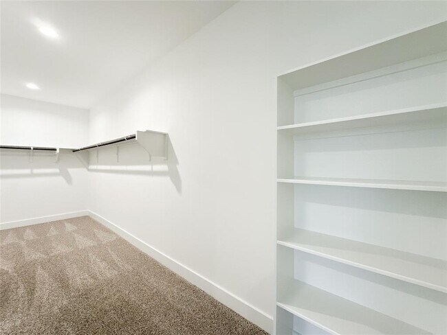 Building Photo - 15216 Tattle Crk Ln