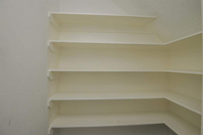 Building Photo - 8755 Thistlemoor Ln