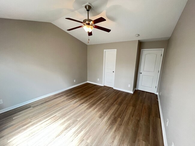 Building Photo - Pet Friendly, Three Bedroom with Bonus Room Home with Garage in Longs is Available Now!