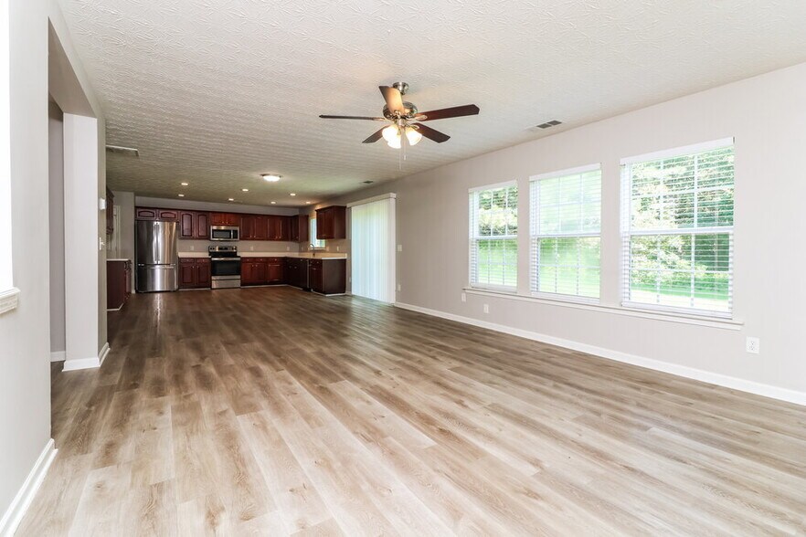 Building Photo - 495 Branch Valley Dr