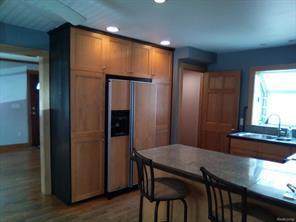 Building Photo - Affordable living Downtown Rochester hardwood floors and granite
