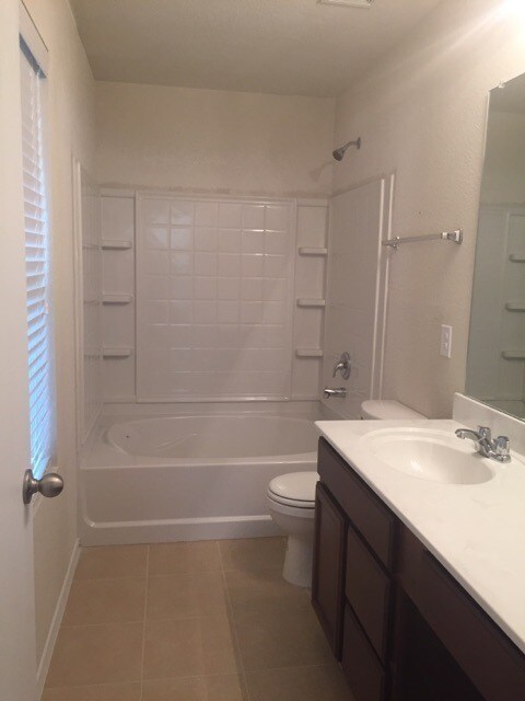 Building Photo - 1305 Swan Ridge Dr