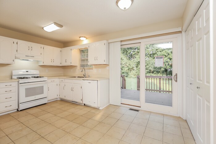 Building Photo - 63 Grassmire Dr