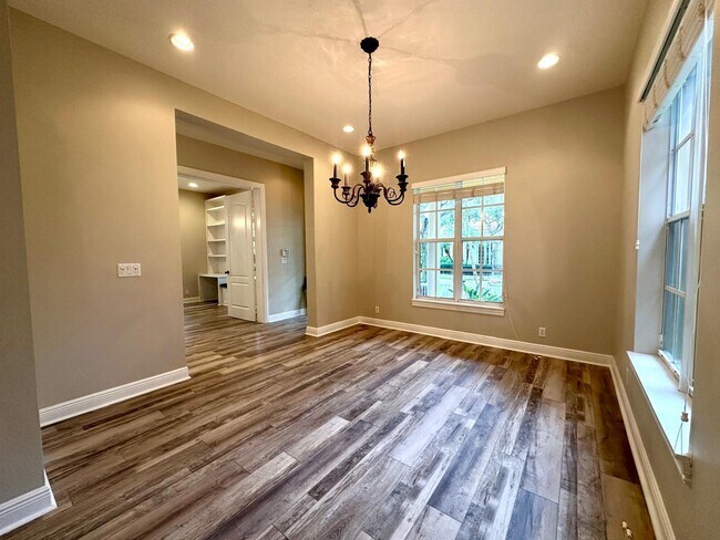 Building Photo - 224 W Bay Cedar Cir
