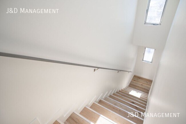 Building Photo - 3333 Reynard Way