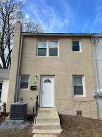 Building Photo - 3 Bed, 1 Bath, Wallingford