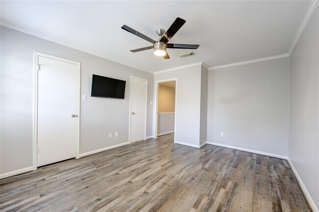 Building Photo - 6481 Olympia Dr