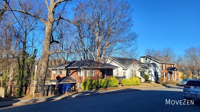 Building Photo - 208 N Sunset Dr