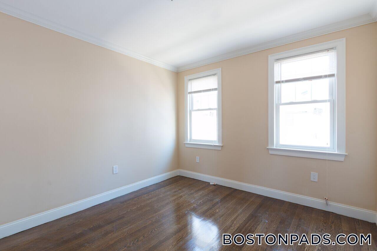 Building Photo - 4803 Washington St