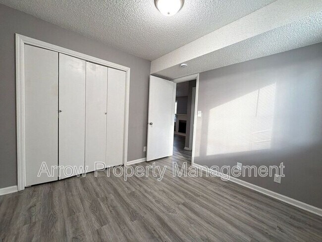 Building Photo - 660 S 20th St