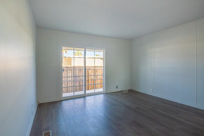 Building Photo - 32480 San Miguelito Dr