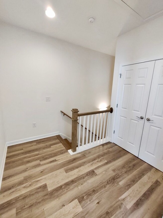 Building Photo - LUXURIOUS HIGH-END 2-story townhome in Market Common - walk to everything!