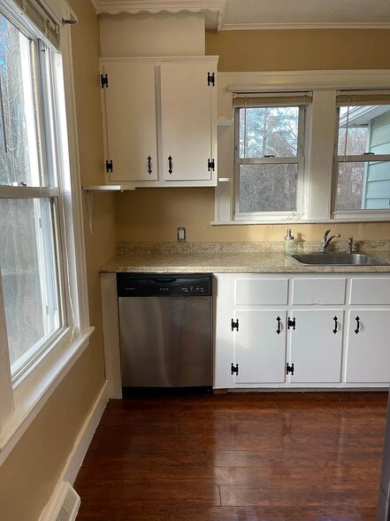 Building Photo - 33 Woodbine St