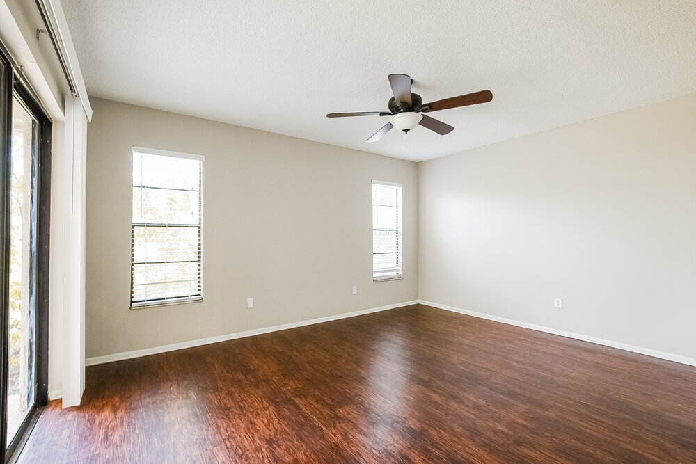 Building Photo - 1000 Dinero Dr