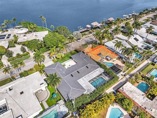 Building Photo - 840 S Southlake Dr