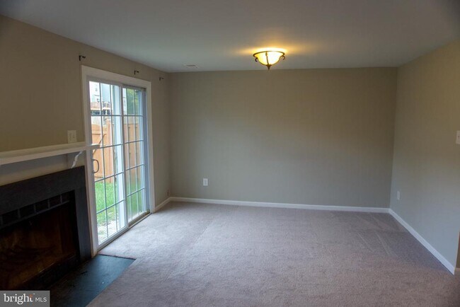 Building Photo - 7341 Crestleigh Cir