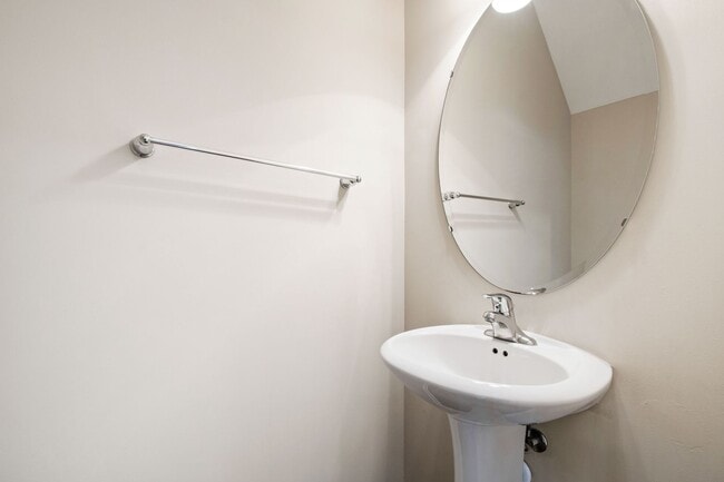 Building Photo - Refined Living: 3BR Townhome in Morrisville’s Keystone Park!