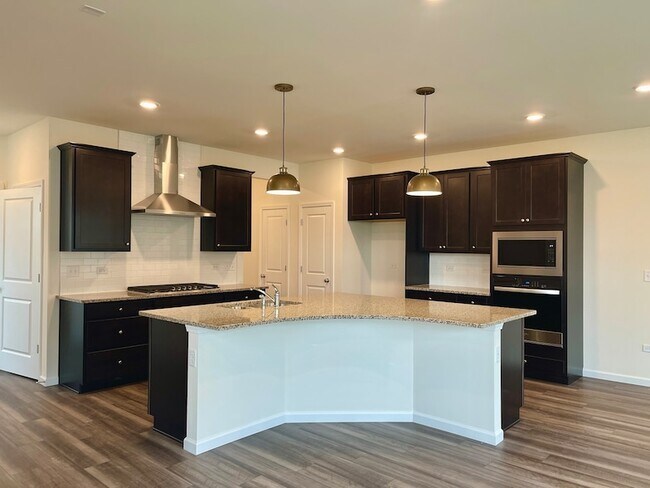 Building Photo - 721 Dropseed Ln